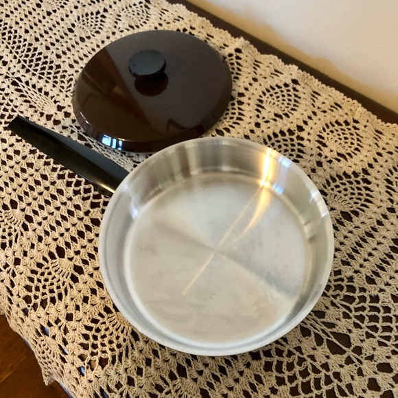 Vintage 1970s Mushroom Enamel Cookware - Picture 4 of 6